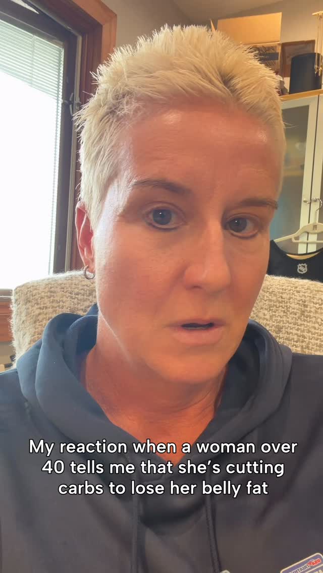 Here’s the truth 👇
Cutting carbs might work in your 20s…
but in your 40s and 50s?
It’s a fast track to fatigue, hormone chaos, and stalled fat loss.
When estrogen starts to decline, your body becomes more sensitive to stress — and chronically low-carb diets are stress.
They spike cortisol, tank your energy, and signal your body to hold on to fat (especially around your middle).
What your body actually needs 👉
✨ the right kind of carbs
✨ timed with your workouts
✨ balanced with protein + fiber
That combo supports hormone balance, muscle preservation, and recovery — not to mention your sanity.
So if you’re tired of feeling stuck, it’s not because you lack willpower.
It’s because you’ve been following advice that wasn’t built for your biology.
🎧 I dive deeper into this in Episode 4 of the Medaling in Menopause podcast — “The Truth About Perimenopausal Weight Gain.”
You’ll learn what to eat (and when) to finally see results without restriction.
👉 Comment “PODCAST” below, or grab the link in my bio to subscribe.
And remember — carbs aren’t the enemy. Confusion is.
#perimenopause #menopausehealth #womenover40 #midlifewomen #hormonebalance #carbsarenottheenemy #fasterwaycoach #strongher #strongwomenover40 #medalinginmenopause